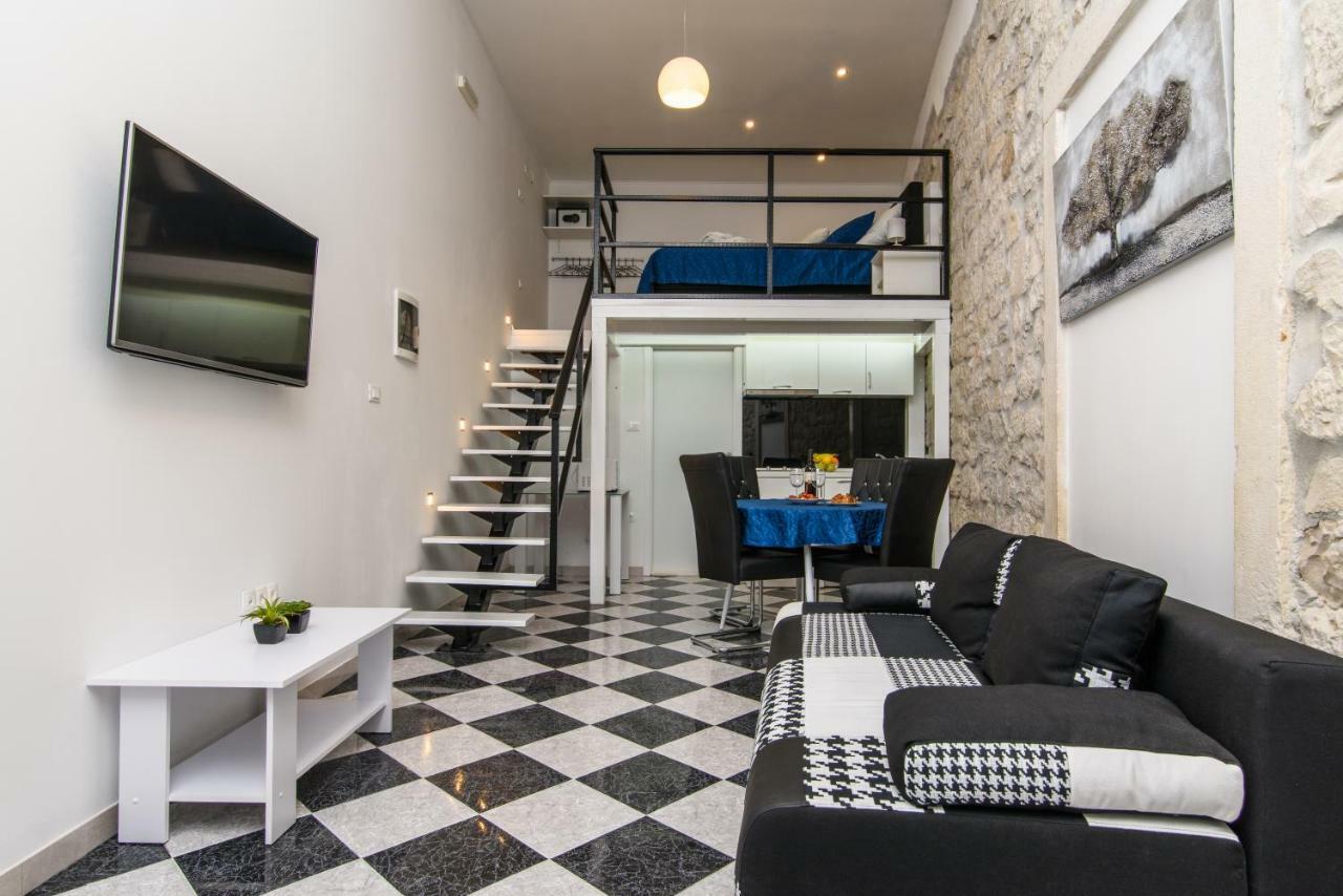 Studio Apartman Rea Trogir Exterior photo