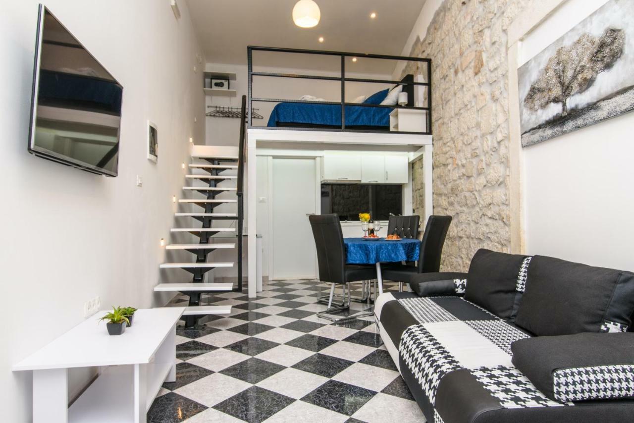 Studio Apartman Rea Trogir Exterior photo
